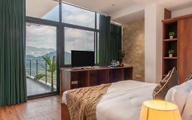 Royal Apartments Kasauli I Restaurant I Lift I Roof Top Cafe I Self Cooking Also Available I Bonfire I Best View 7O1827O7O3